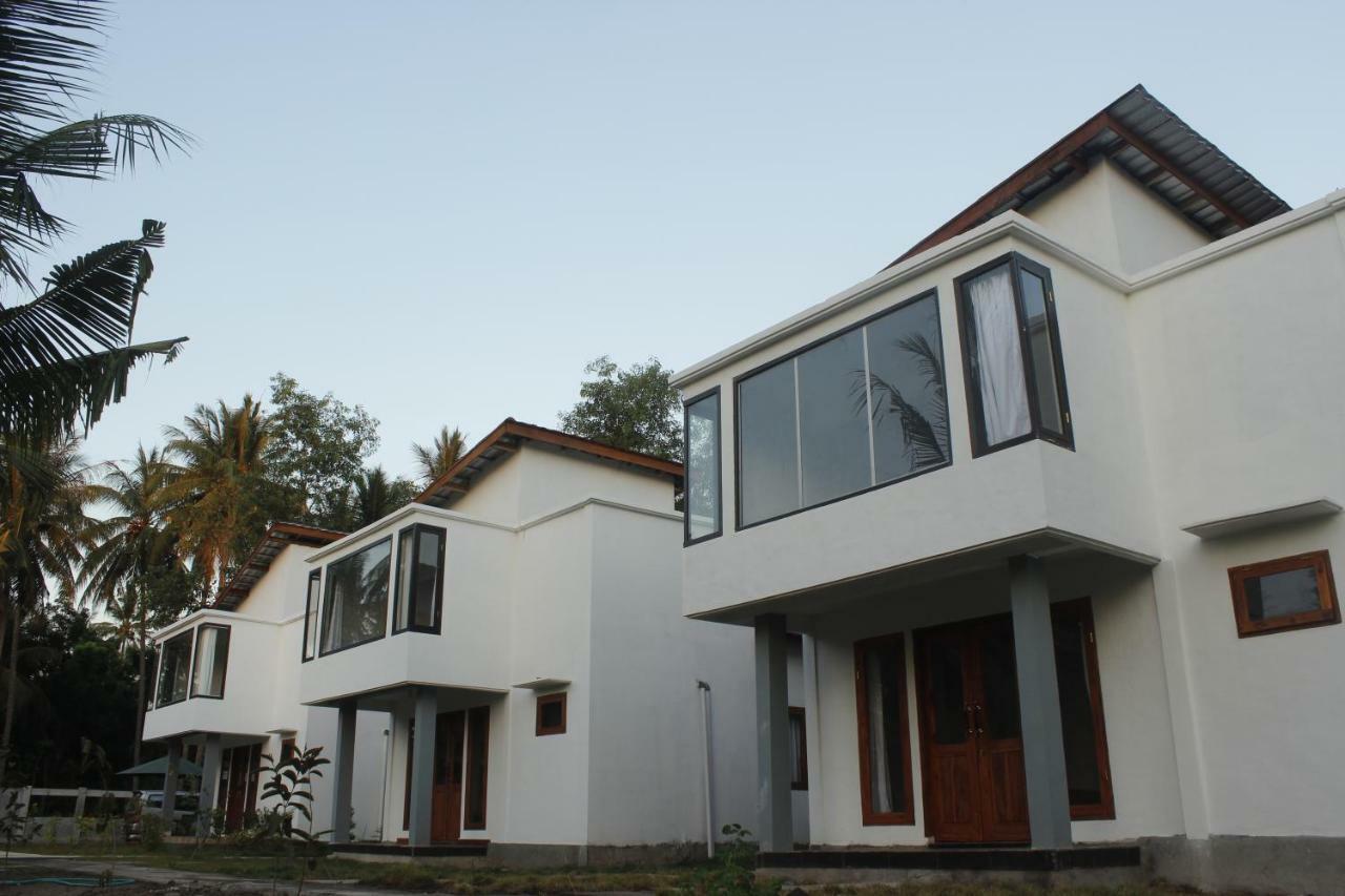Kondo Villa Labuhan Pandan Exterior foto